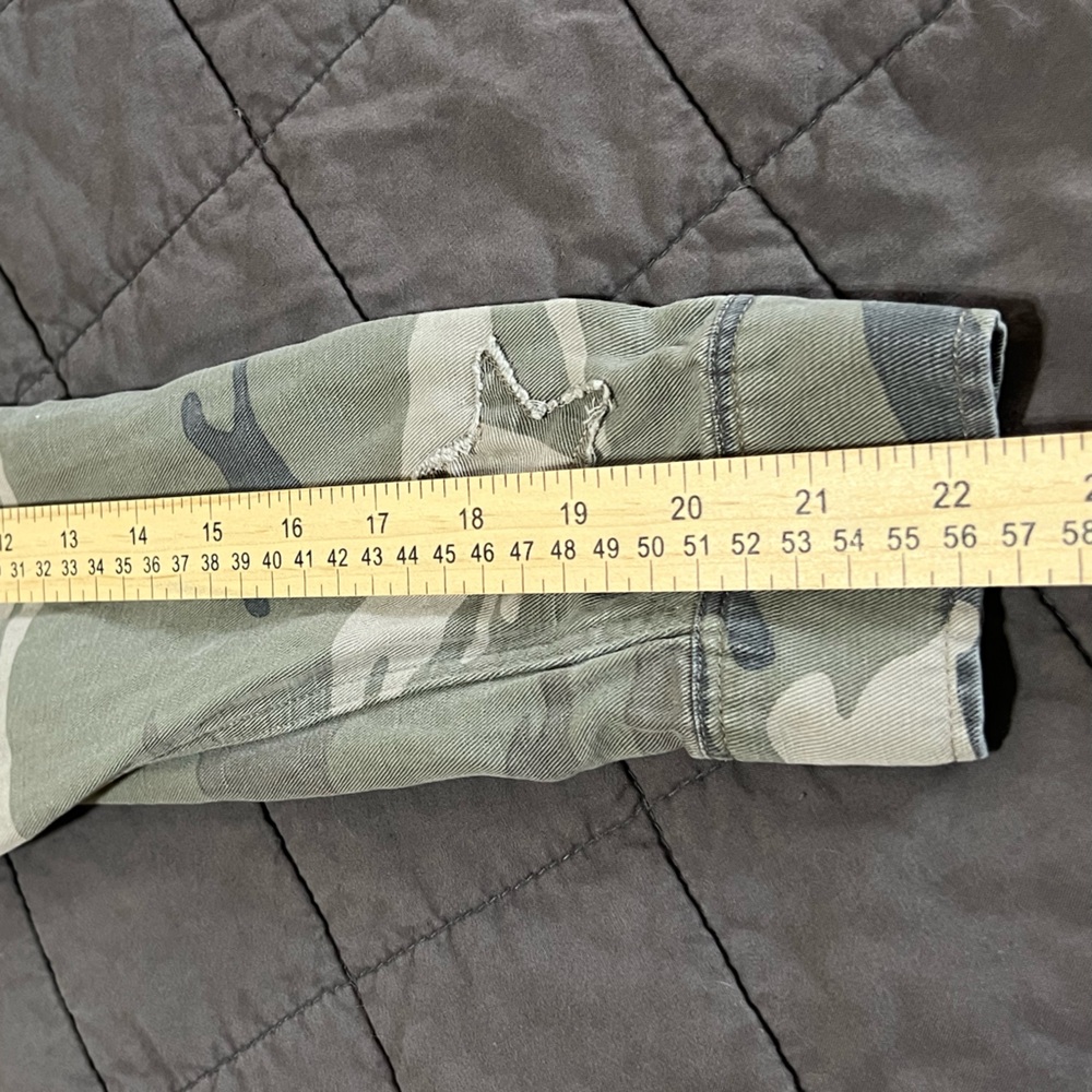 RAILS MARCEL SAGE CAMO LINEN BLEND SZ MEDIUM STAR ACCENTS SNAP FRONT - Picture 11 of 11